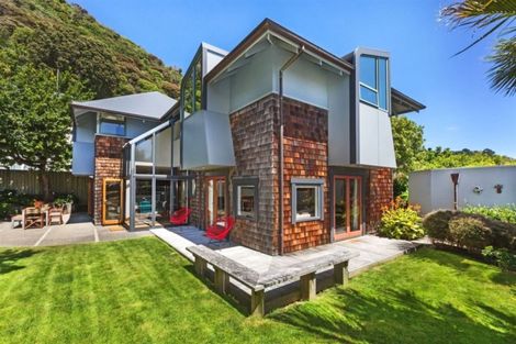 Photo of property in 363 Muritai Road, Eastbourne, Lower Hutt, 5013