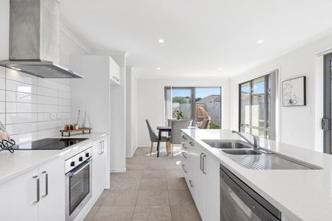 Photo of property in 11 Parton Road, Pukekohe, 2120