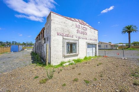 Photo of property in 680 Swanson Road, Swanson, Auckland, 0612