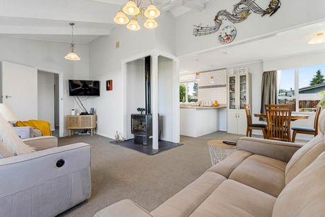 Photo of property in 28 Waianiwa Place, Tokoroa, 3420