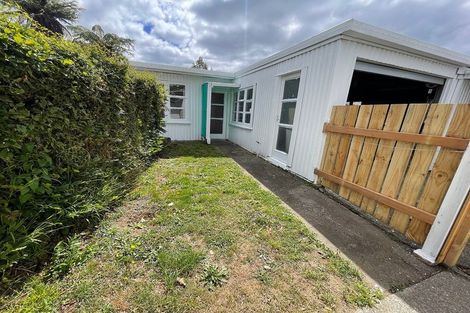 Photo of property in 4 Gibbs Crescent, Wainuiomata, Lower Hutt, 5014