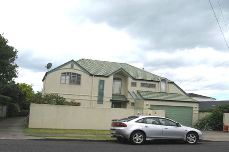 Photo of property in 2/2 Frater Avenue, Milford, Auckland, 0620