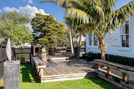 Photo of property in 100 Pukekohe East Road, Pukekohe, 2677