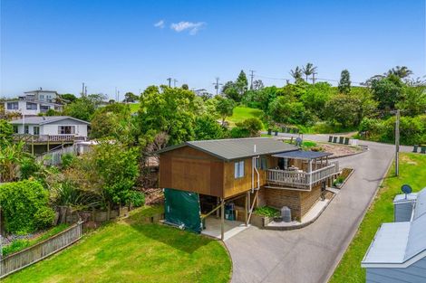 Photo of property in 78 Howard Road, Orere Point, Papakura, 2585