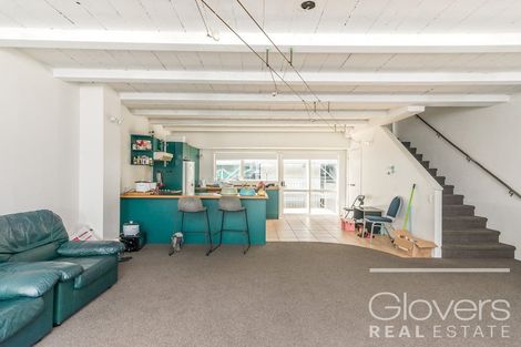 Photo of property in 10 Captain Scott Road, Glen Eden, Auckland, 0602