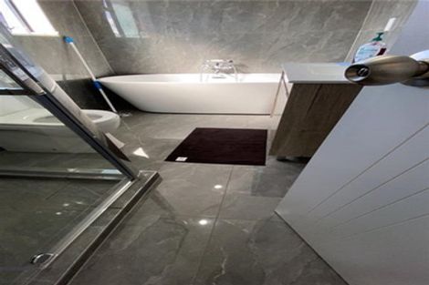 Photo of property in 466a Massey Road, Mangere East, Auckland, 2024