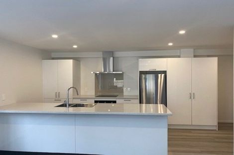 Photo of property in 28b Collins Avenue, Tawa, Wellington, 5028