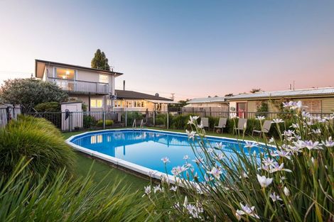 Photo of property in 298 Shakespeare Street, Leamington, Cambridge, 3432