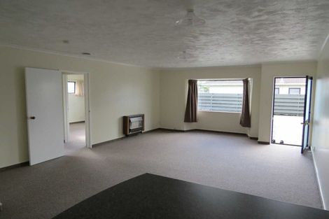 Photo of property in 8a Oxford Street, Hokowhitu, Palmerston North, 4410