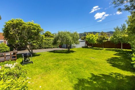 Photo of property in 32 Heretaunga Square, Silverstream, Upper Hutt, 5019
