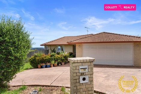 Photo of property in 39 Bluebird Crescent, Unsworth Heights, Auckland, 0632
