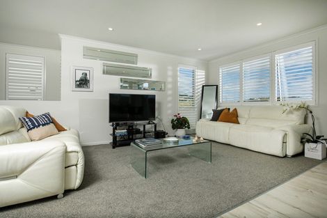 Photo of property in 73a Pinecrest Drive, Gulf Harbour, Whangaparaoa, 0930
