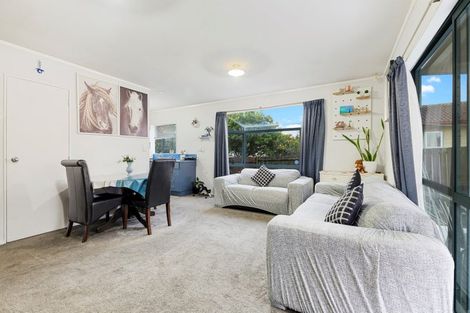 Photo of property in 34a Sikkim Crescent, Clover Park, Auckland, 2019