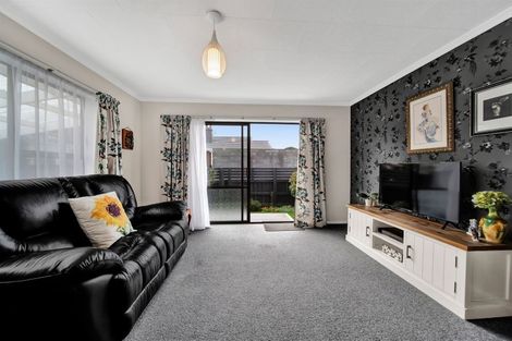 Photo of property in 82b Ngamotu Road, Spotswood, New Plymouth, 4310