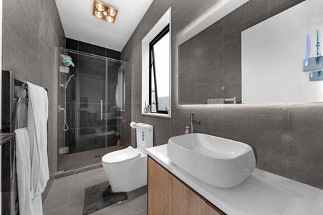 Photo of property in 2a Ballyalton Crescent, Flat Bush, Auckland, 2019