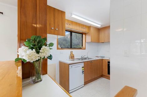 Photo of property in 8a Wendell Place, Greenlane, Auckland, 1061