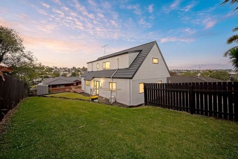 Photo of property in 54 Zefiro Drive, Massey, Auckland, 0614