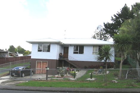 Photo of property in 51 Kemp Road, Massey, Auckland, 0614