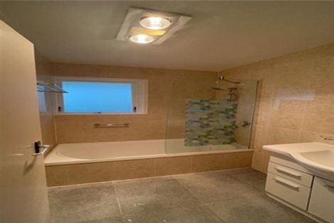 Photo of property in 34 Reeves Road, Pakuranga, Auckland, 2010