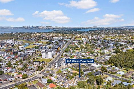 Photo of property in 2/13 Ocean View Road, Hillcrest, Auckland, 0627