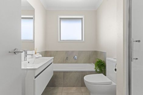 Photo of property in 1 Jeffs Way, Papamoa Beach, Papamoa, 3118