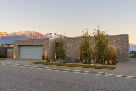 Photo of property in 16 Advance Terrace, Arrowtown, 9302