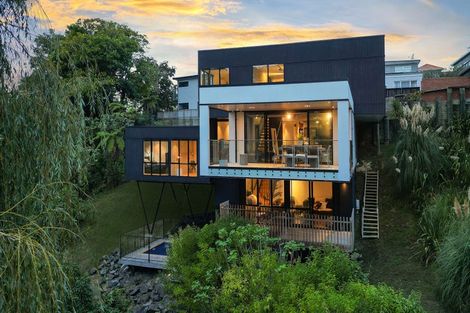 Photo of property in 61a Evelyn Road, Cockle Bay, Auckland, 2014