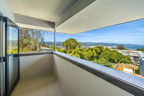 Photo of property in 21 Poto Road, Normandale, Lower Hutt, 5010