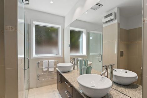 Photo of property in Lakeview Heights, 2/124 Lismore Street, Wanaka, 9305