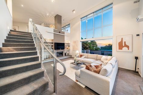 Photo of property in 32 Roys Road, Plimmerton, Porirua, 5026