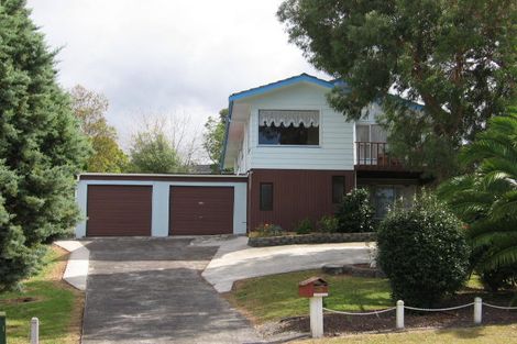 Photo of property in 28 Rosewarne Crescent, Glendene, Auckland, 0602