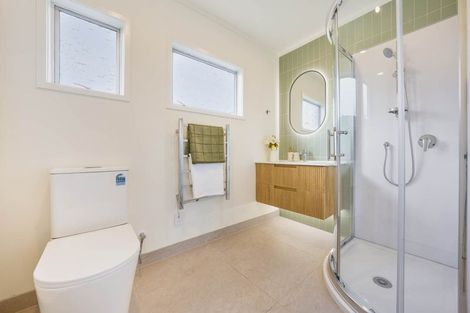 Photo of property in 1/20 Celeste Place, Totara Vale, Auckland, 0627