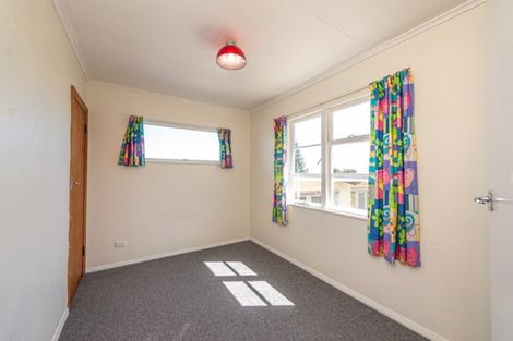 Photo of property in 5 Short Street, Castlecliff, Whanganui, 4501