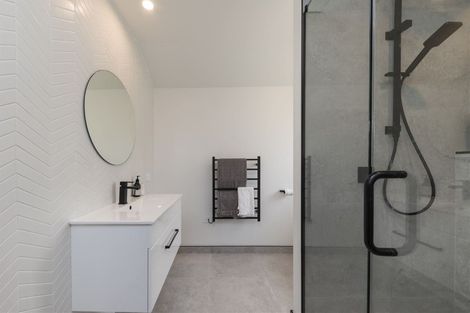 Photo of property in 19 Silicon Way, Fitzherbert, Palmerston North, 4410