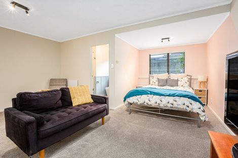 Photo of property in 22 Mercury Way, Whitby, Porirua, 5024