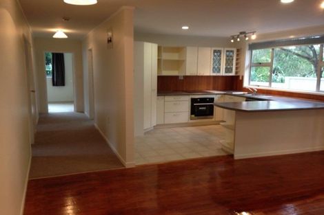 Photo of property in 19 Sunnyside Road, Sunnyvale, Auckland, 0612