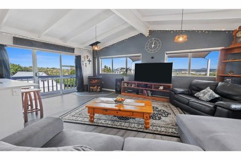 Photo of property in 33 Raumati Crescent, Onerahi, Whangarei, 0110