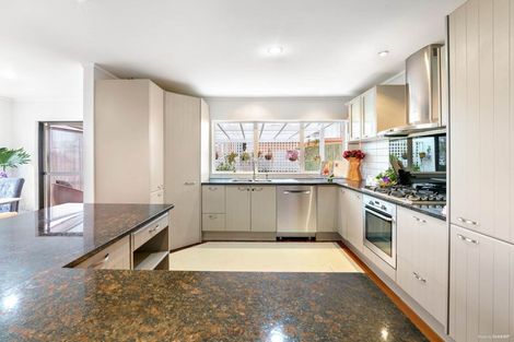 Photo of property in 14 Dalwhinnie Parade, Highland Park, Auckland, 2010