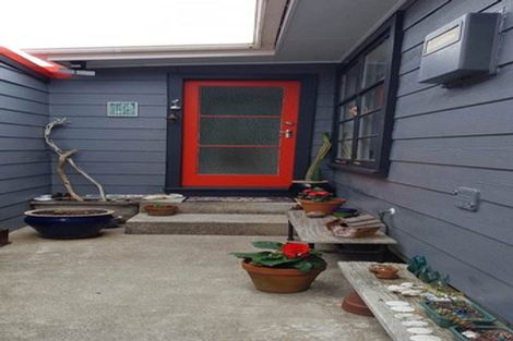 Photo of property in 16 Frances Street, Waikanae Beach, Waikanae, 5036