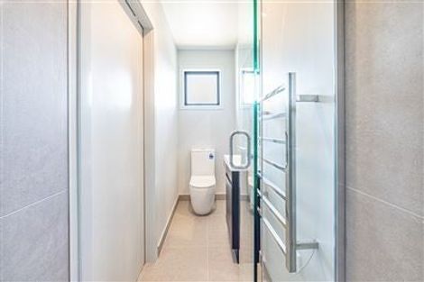 Photo of property in 2d Nerita Place, Long Bay, Auckland, 0630