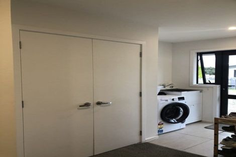 Photo of property in 52 Minaret Ridge, Wanaka, 9305