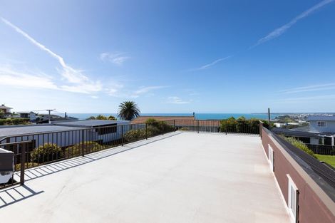 Photo of property in 14 Scott Street, Moturoa, New Plymouth, 4310