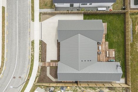 Photo of property in 7 Onyx Street, Albert Town, Wanaka, 9305