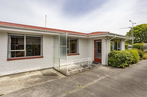 Photo of property in 1/318 Main North Road, Redwood, Christchurch, 8051