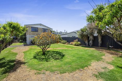 Photo of property in 32a Simons Street, Moturoa, New Plymouth, 4310