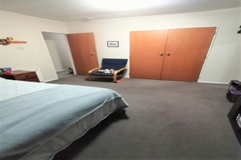 Photo of property in 32 Glanmire Road, Newlands, Wellington, 6037