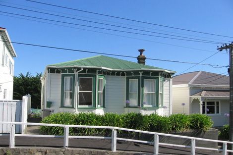 Photo of property in 4 Shannon Street, Mount Victoria, Wellington, 6011