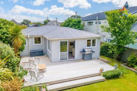 Photo of property in 59 Oroua Street, Eastbourne, Lower Hutt, 5013