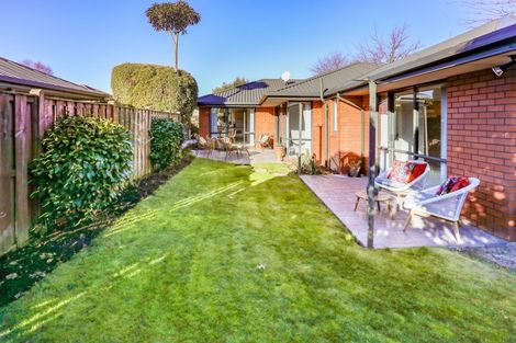 Photo of property in 11 Villa Grove, Ilam, Christchurch, 8041