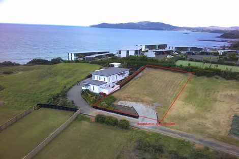 Photo of property in 10 Dudley Crescent, Cable Bay, 0420